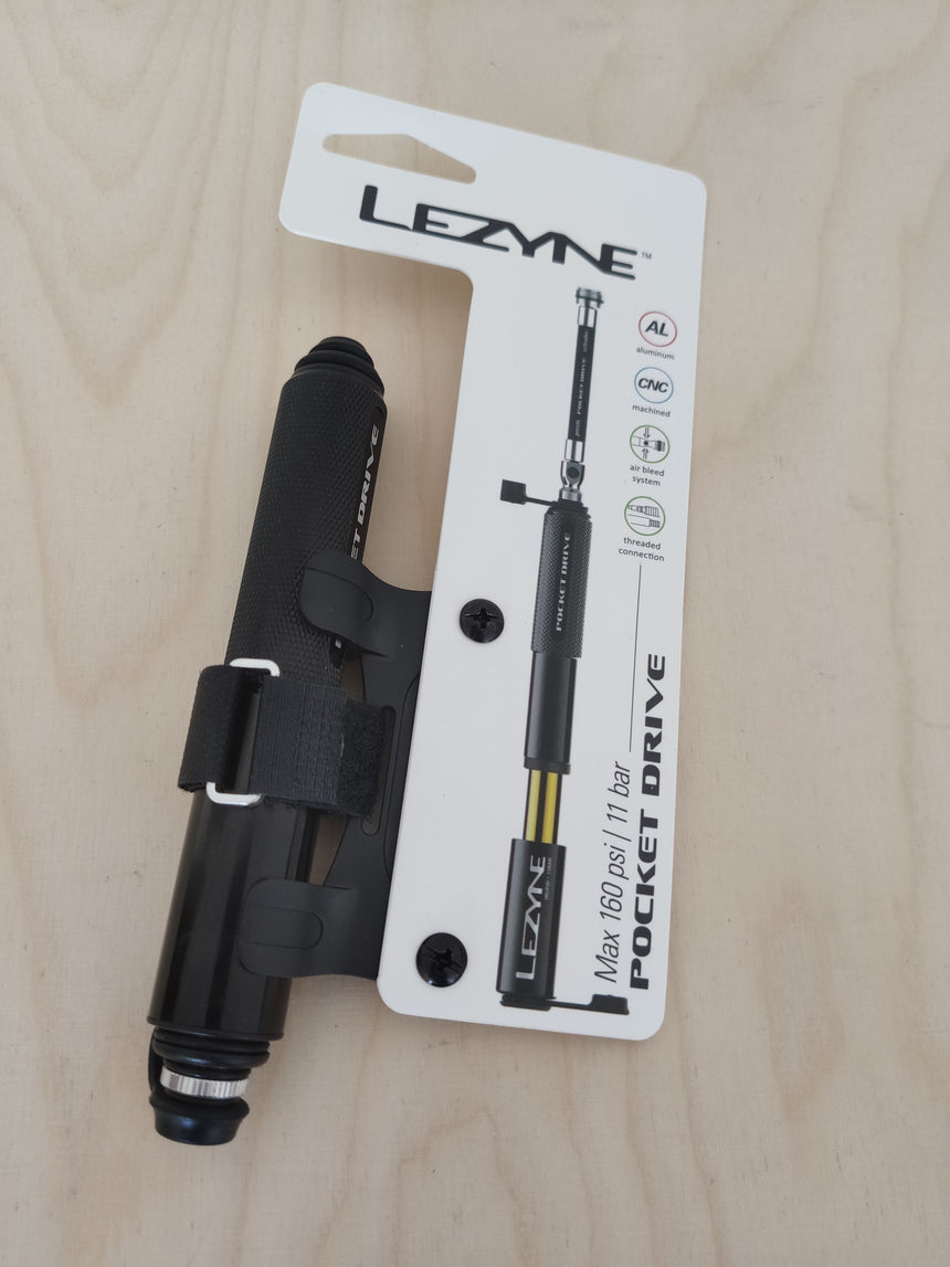 Lezyne CNC Pocket Drive Minipumpe - schwarz 14 cm