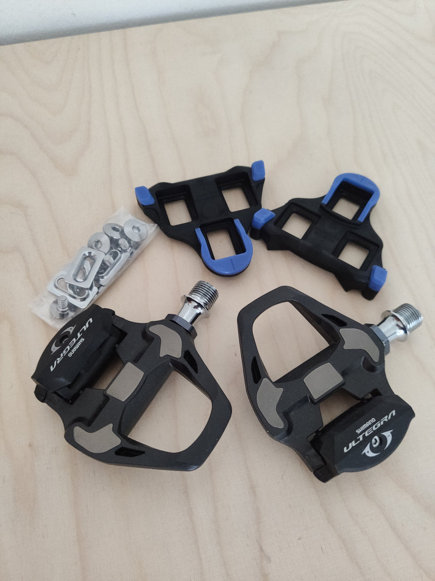 Shimano Ultegra PD-R8000 SPD-SL Pedal unverpackt inkl. Cleats blau (SM-SH12, 2 Grad)