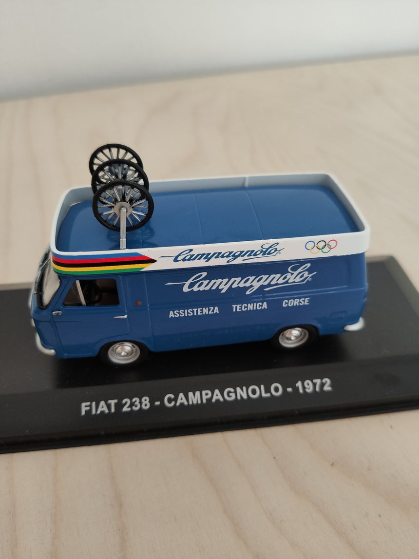 Fiat 238 Trasporter Campagnolo Baujahr 1972 blau 1:43 Modell